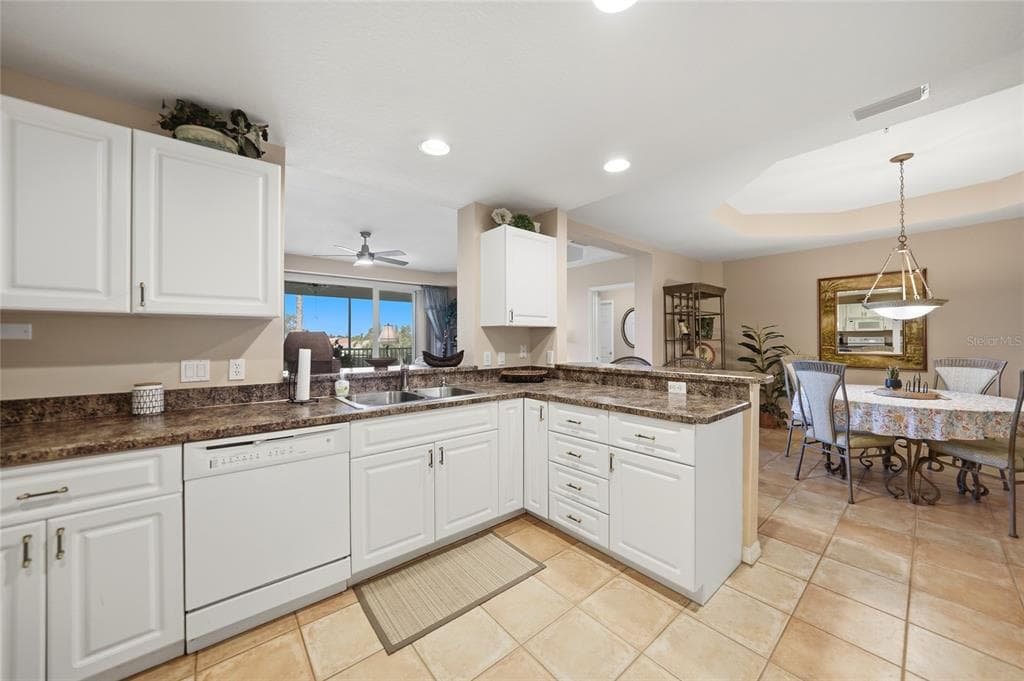 255 W END DRIVE 3306 photo 10