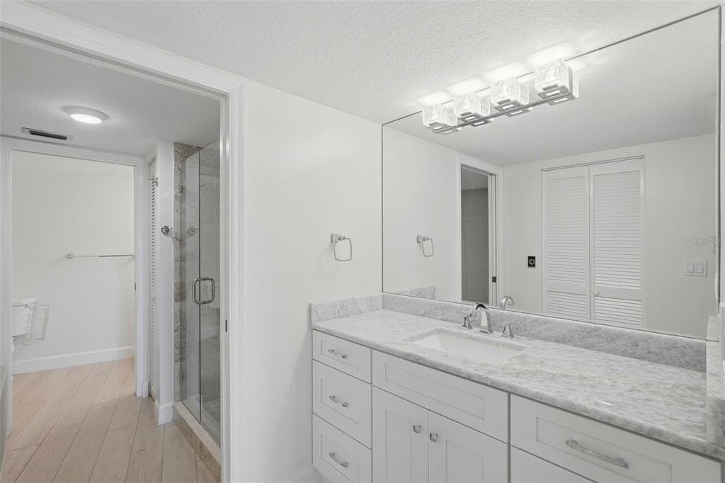 1100 PINELLAS BAYWAY S G2 photo 17