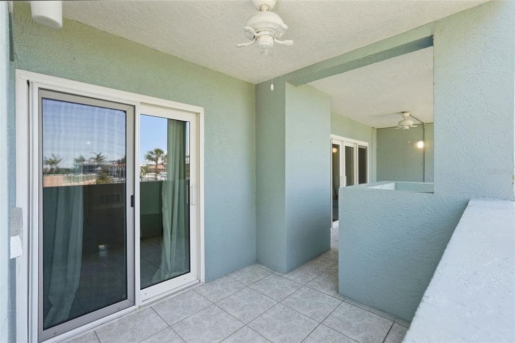 1100 PINELLAS BAYWAY S G2 photo 24