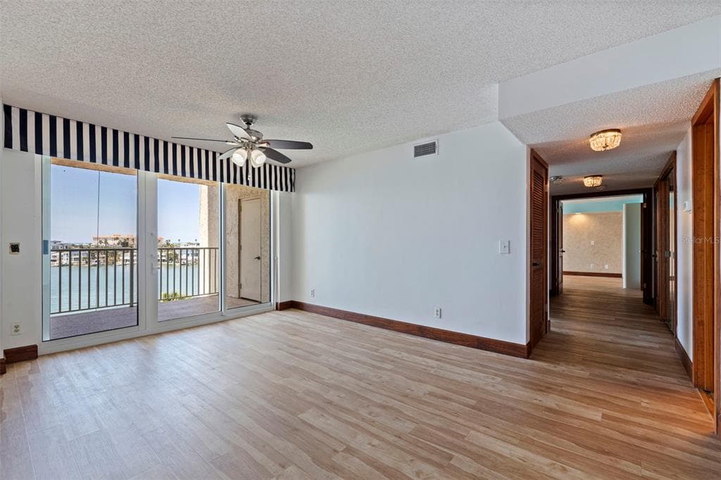 736 ISLAND WAY 504 photo 20