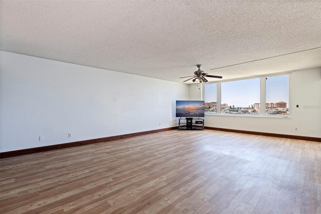 736 ISLAND WAY 504 photo 9