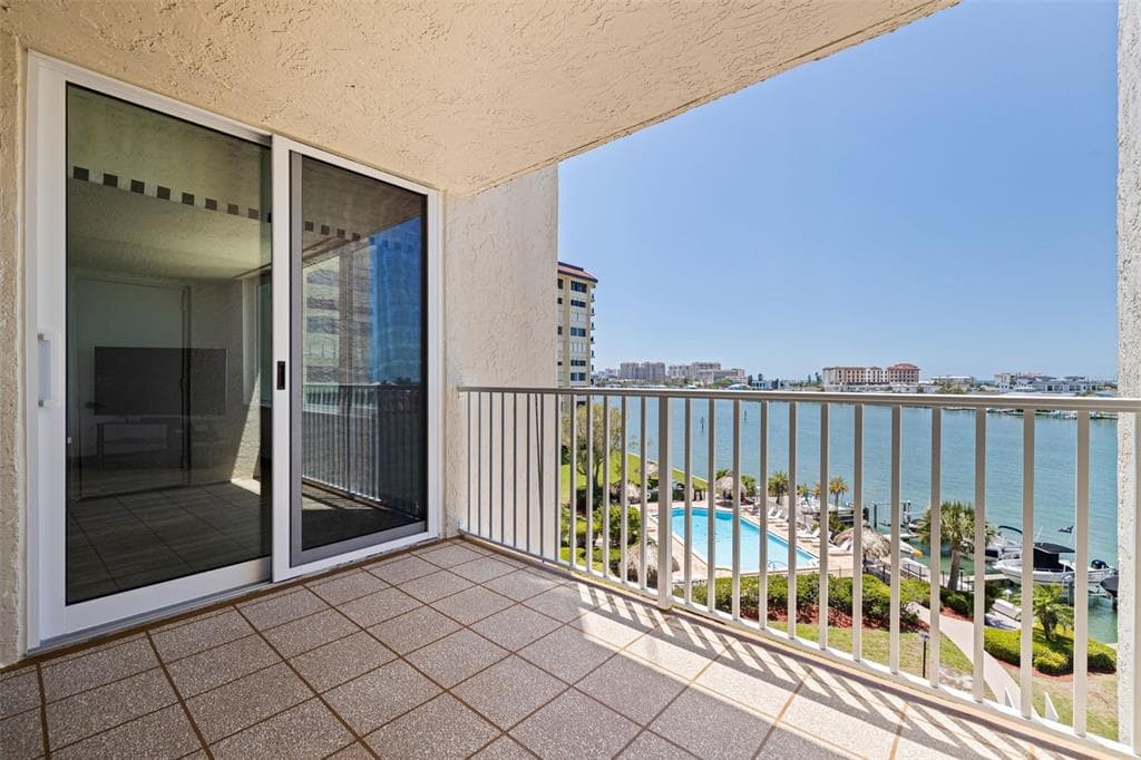 736 ISLAND WAY 504 photo 15