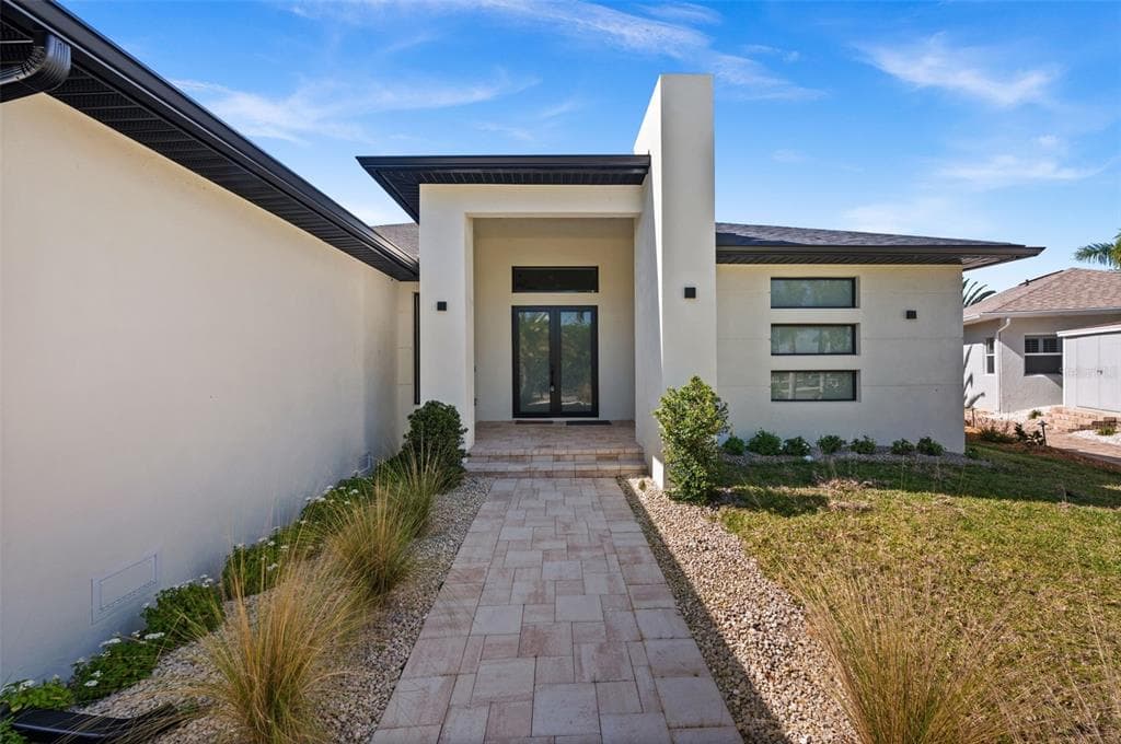 10522 RIVERSIDE ROAD photo 2