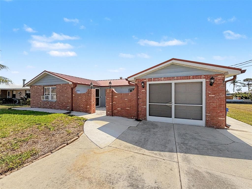 13520 ALLYN DRIVE 4
