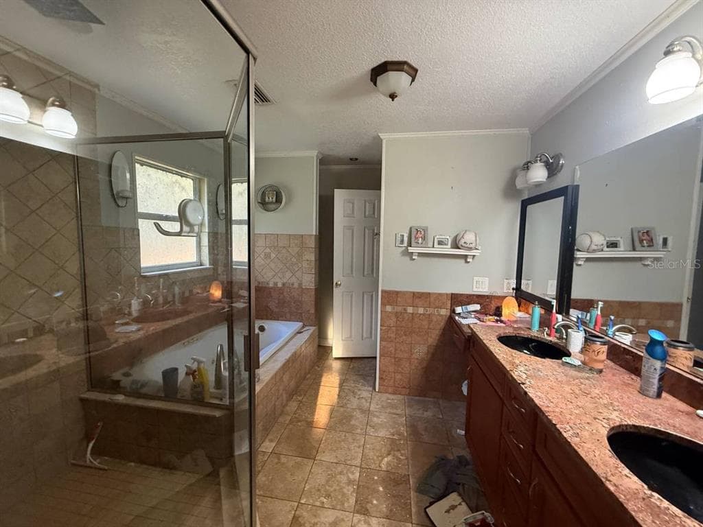 101 WALKER DRIVE 4