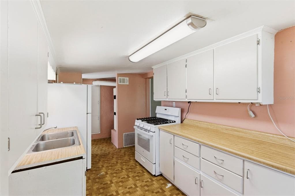 5651 MONROE STREET photo 25