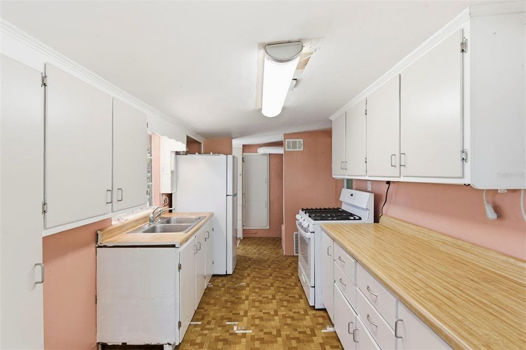 5651 MONROE STREET photo 21