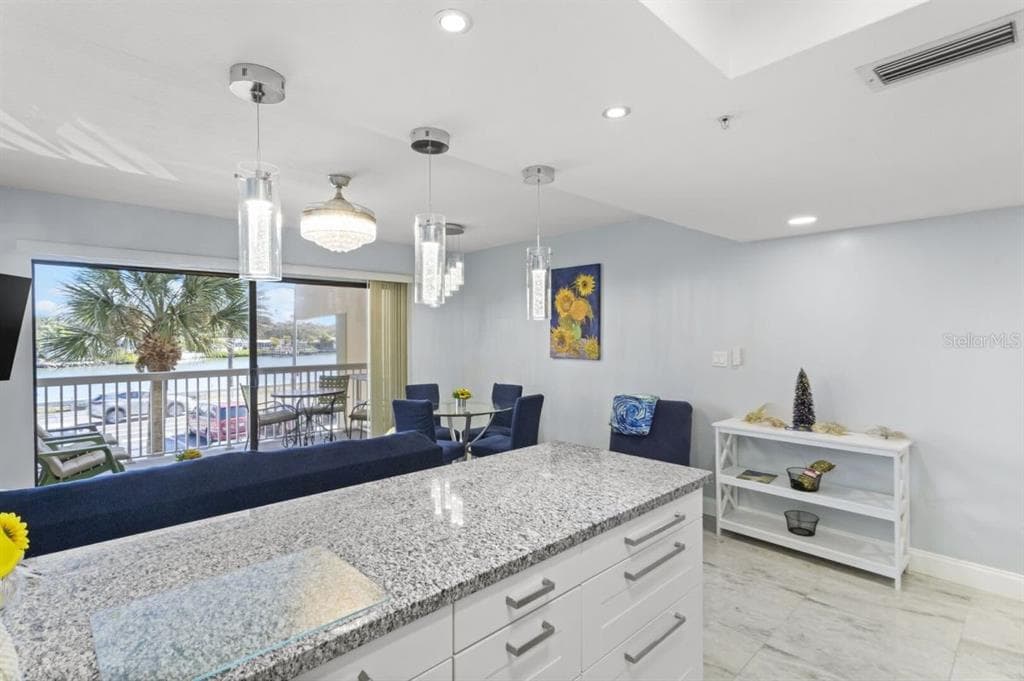 50 GULF BOULEVARD 206 photo 7