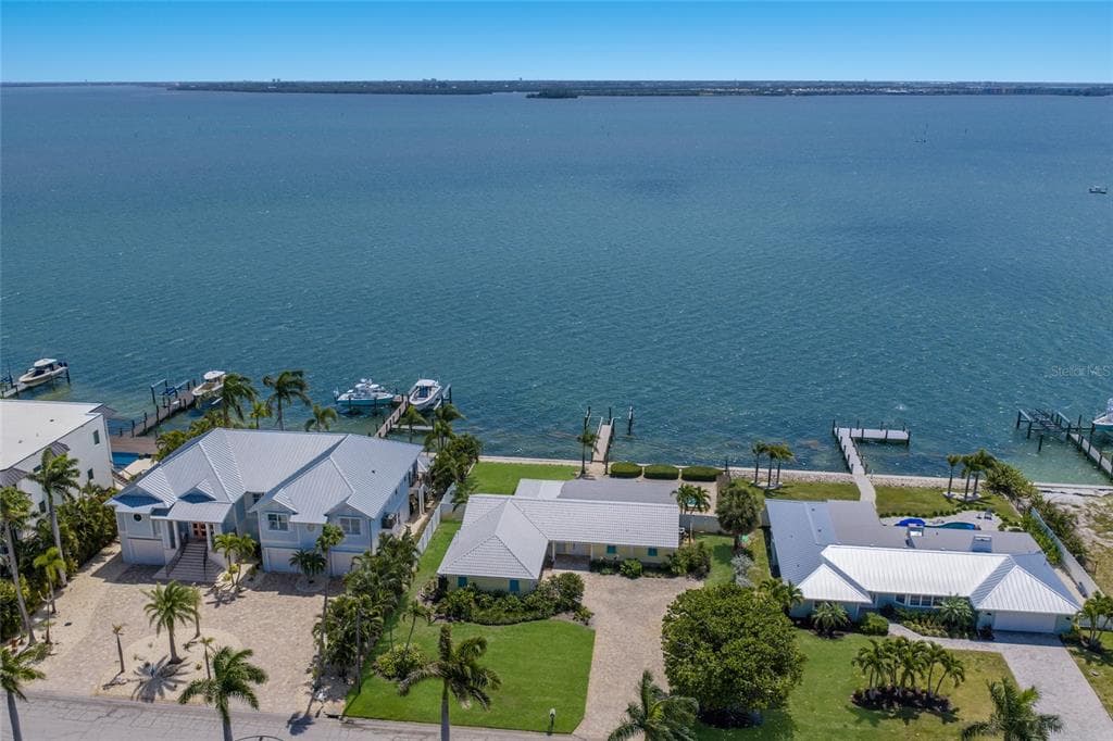 633 KEY ROYALE DRIVE 1
