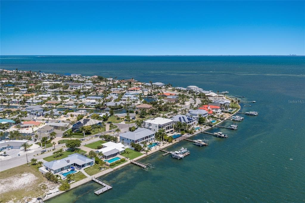 633 KEY ROYALE DRIVE 4