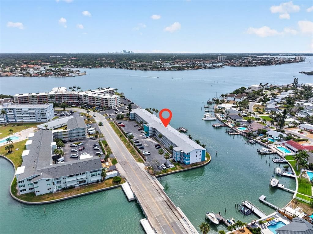 1893 SHORE DRIVE S #214 1
