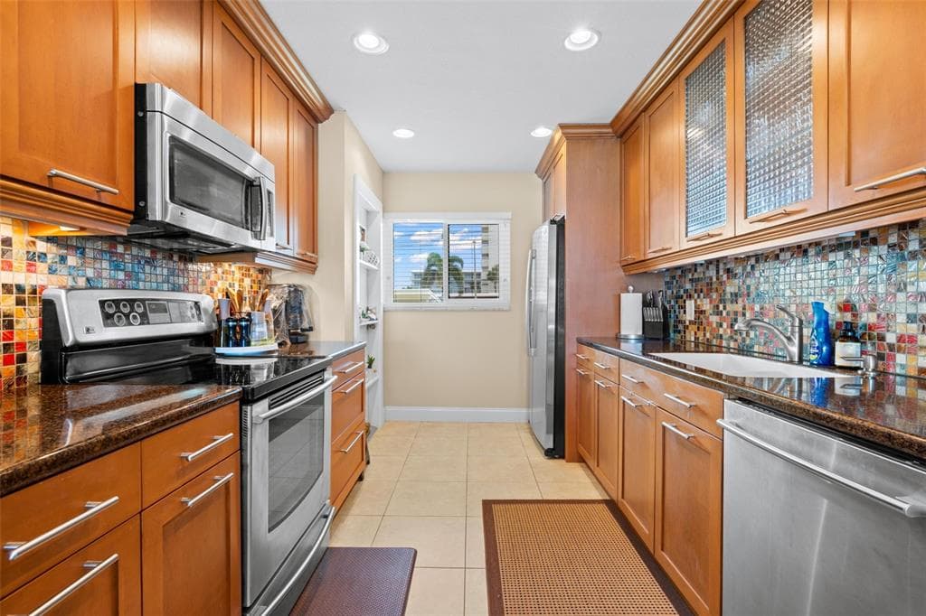 400 LARBOARD WAY 106 photo 14