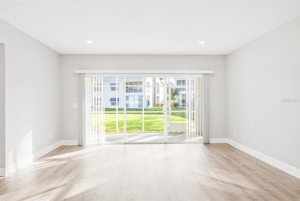 11510 SHIPWATCH DRIVE 1372 photo 8