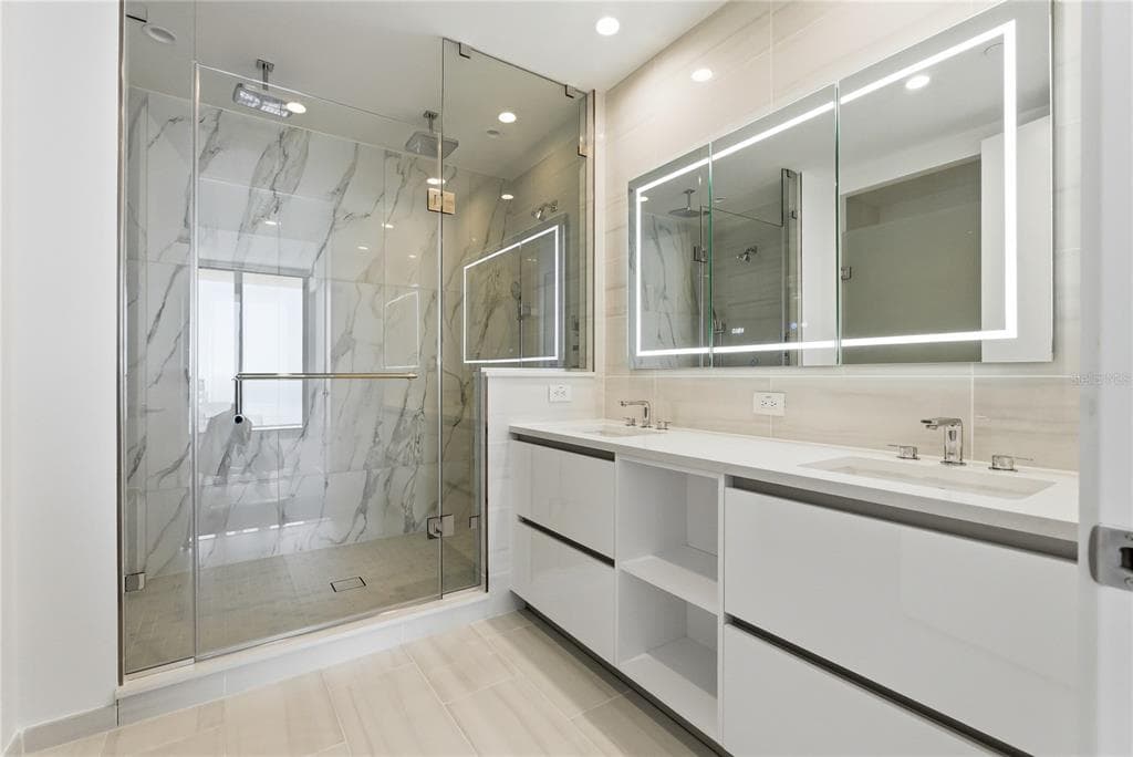 400 CENTRAL AVE 3506 photo 6