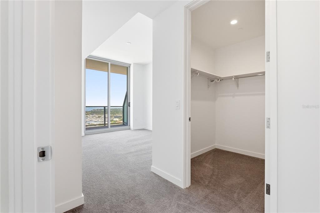 400 CENTRAL AVE 3506 photo 18