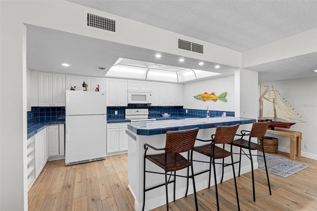 1400 GULF BOULEVARD 101 photo 7