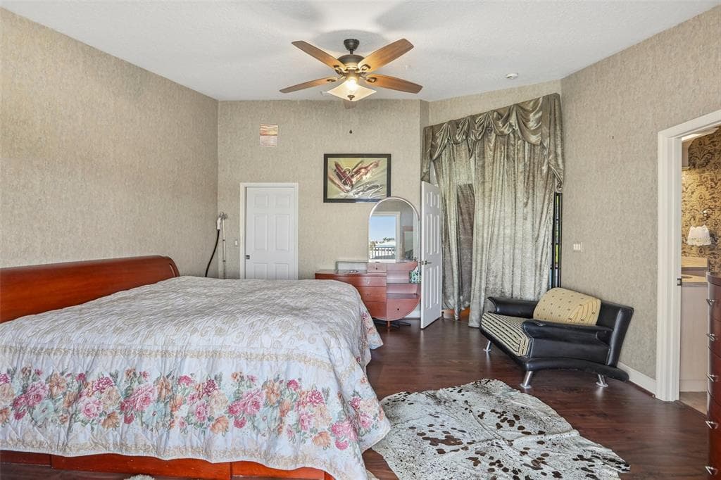 113 YACHT CLUB CIRCLE photo 25