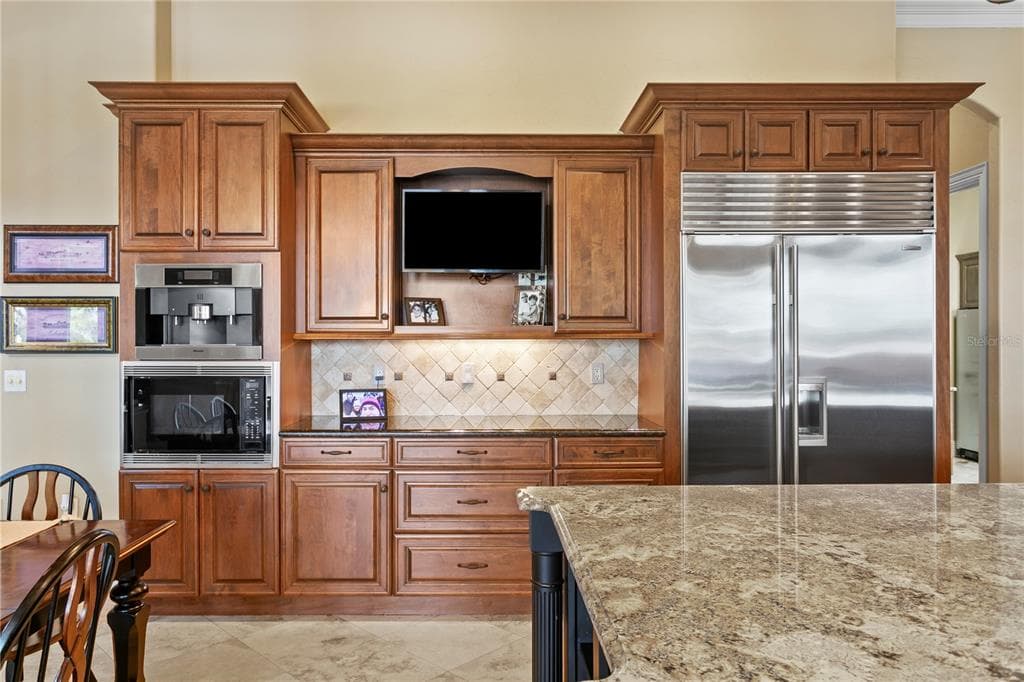 9205 POST ROAD photo 19