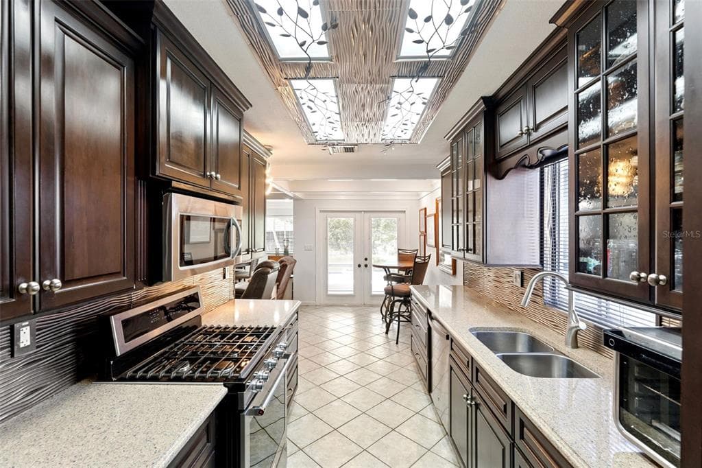 13502 COUNTRY CLUB DRIVE photo 8