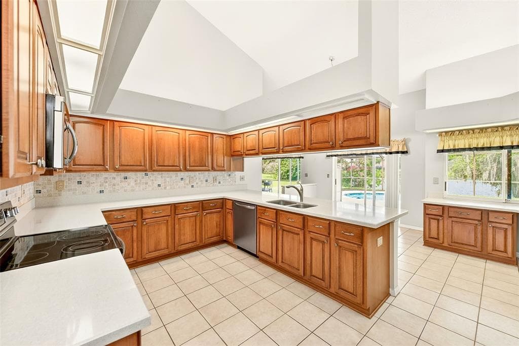 6517 THOROUGHBRED LOOP photo 6