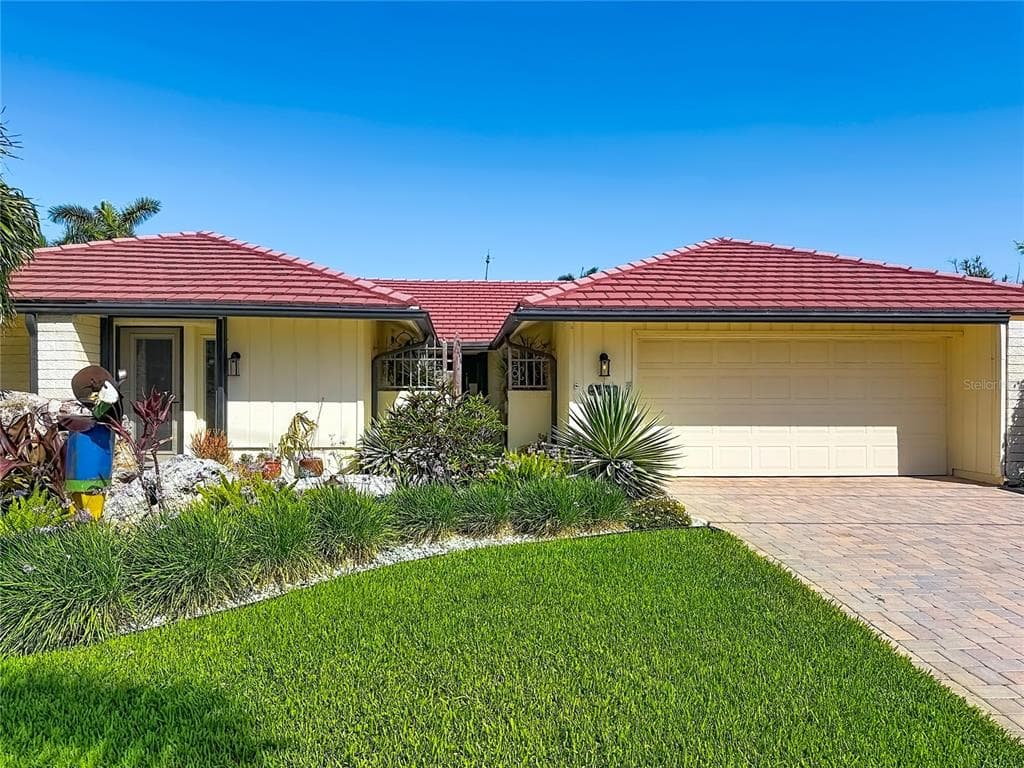 2162 W VINA DEL MAR BOULEVARD photo 7