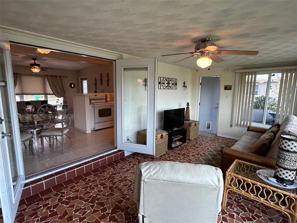 123 POINSETTIA CIRCLE NE photo 13