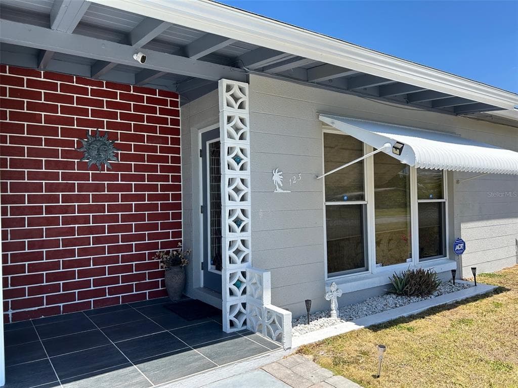 123 POINSETTIA CIRCLE NE 3