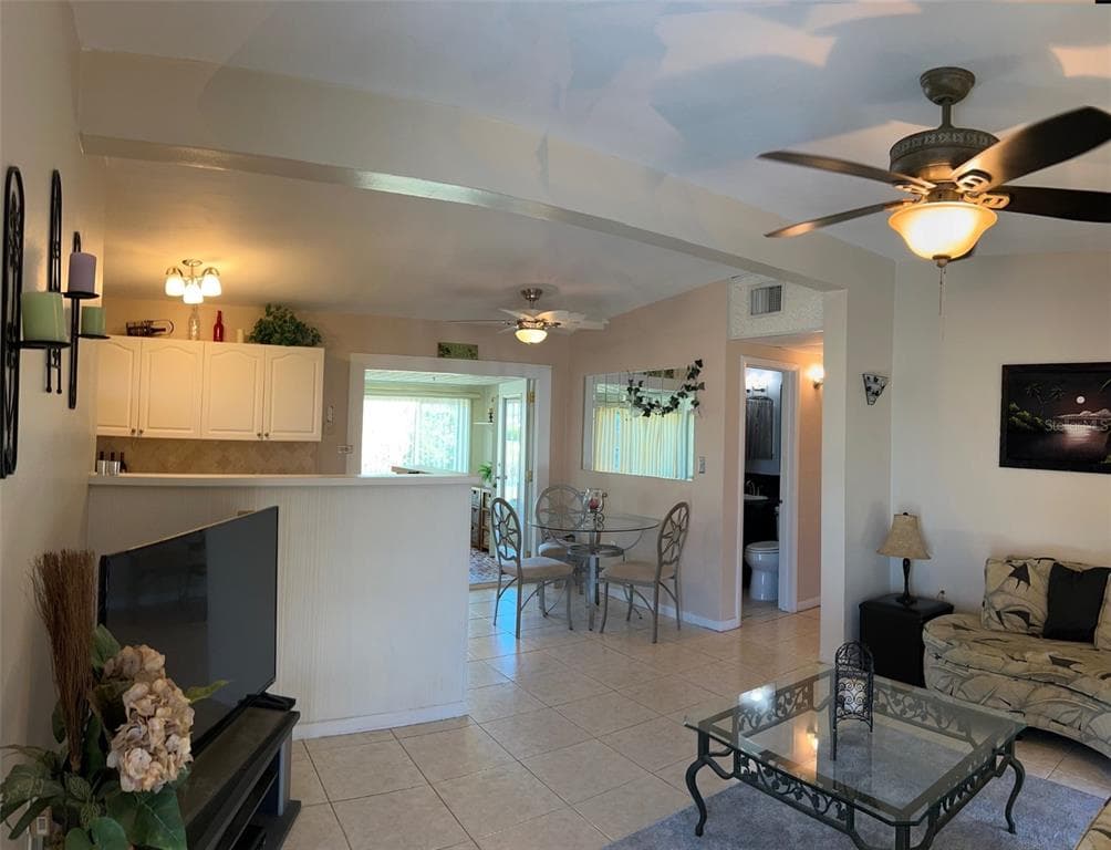 123 POINSETTIA CIRCLE NE photo 9