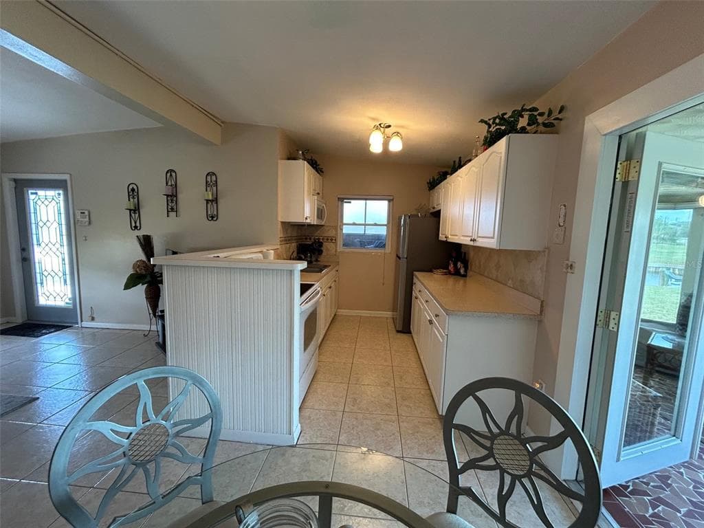 123 POINSETTIA CIRCLE NE photo 11