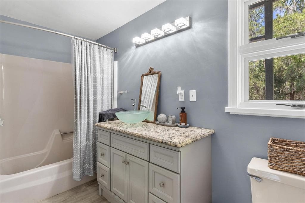 7373 CIRCLE DRIVE photo 21
