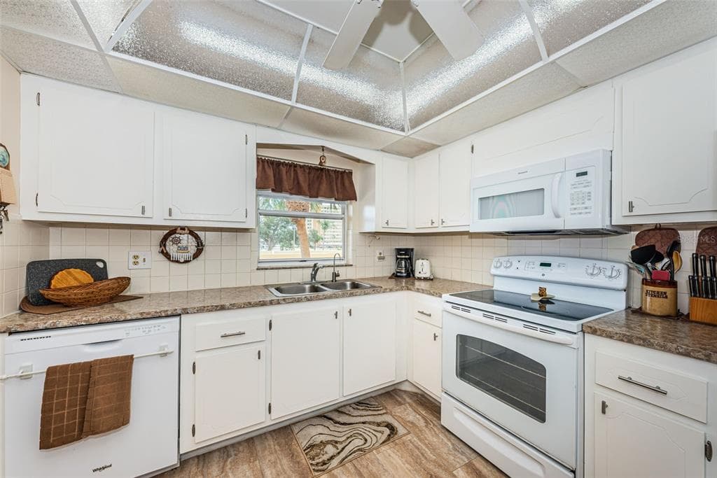 4725 COVE CIRCLE 210 photo 9