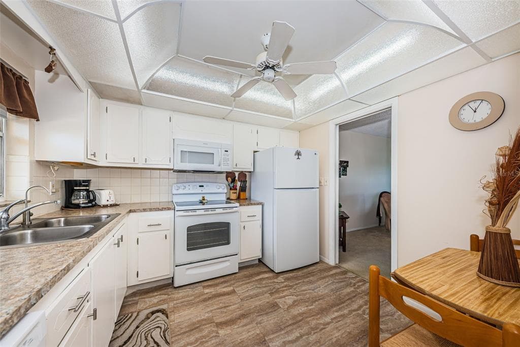 4725 COVE CIRCLE 210 photo 8