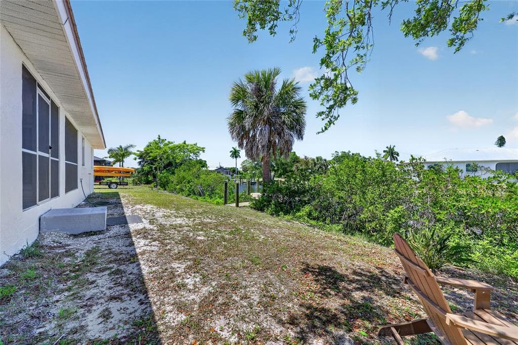 3000 BANYAN WAY photo 24