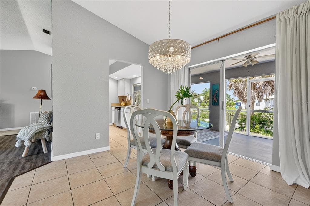 3000 BANYAN WAY photo 10