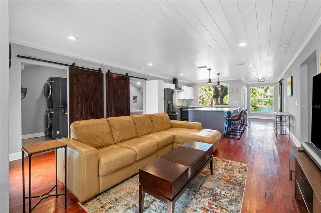 1502 E PARK CIRCLE photo 14