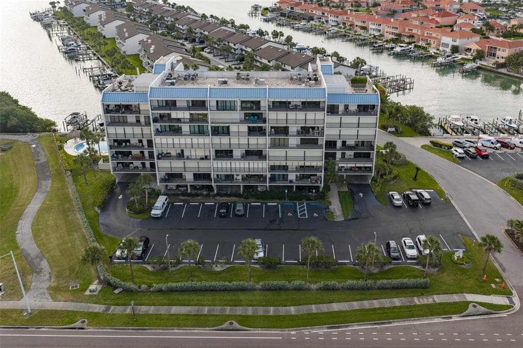 1581 GULF BOULEVARD 103N photo 2