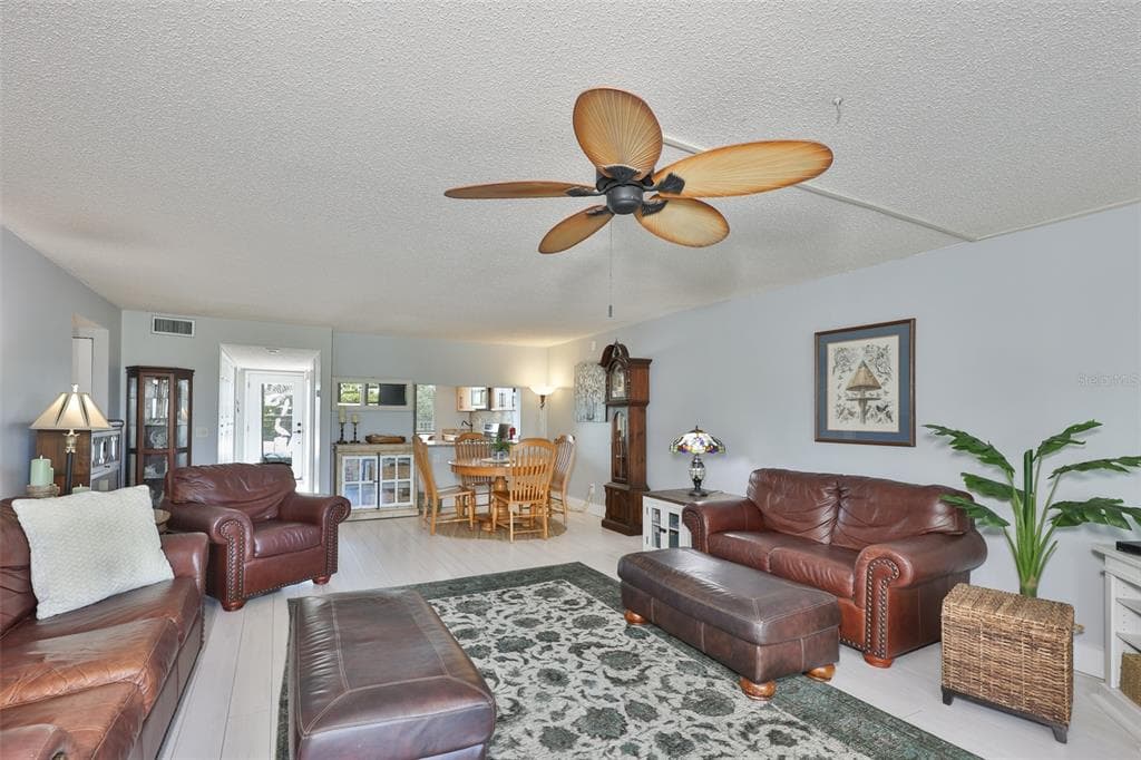 1581 GULF BOULEVARD 103N photo 10