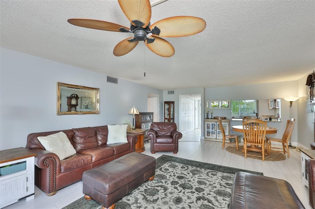 1581 GULF BOULEVARD 103N photo 11