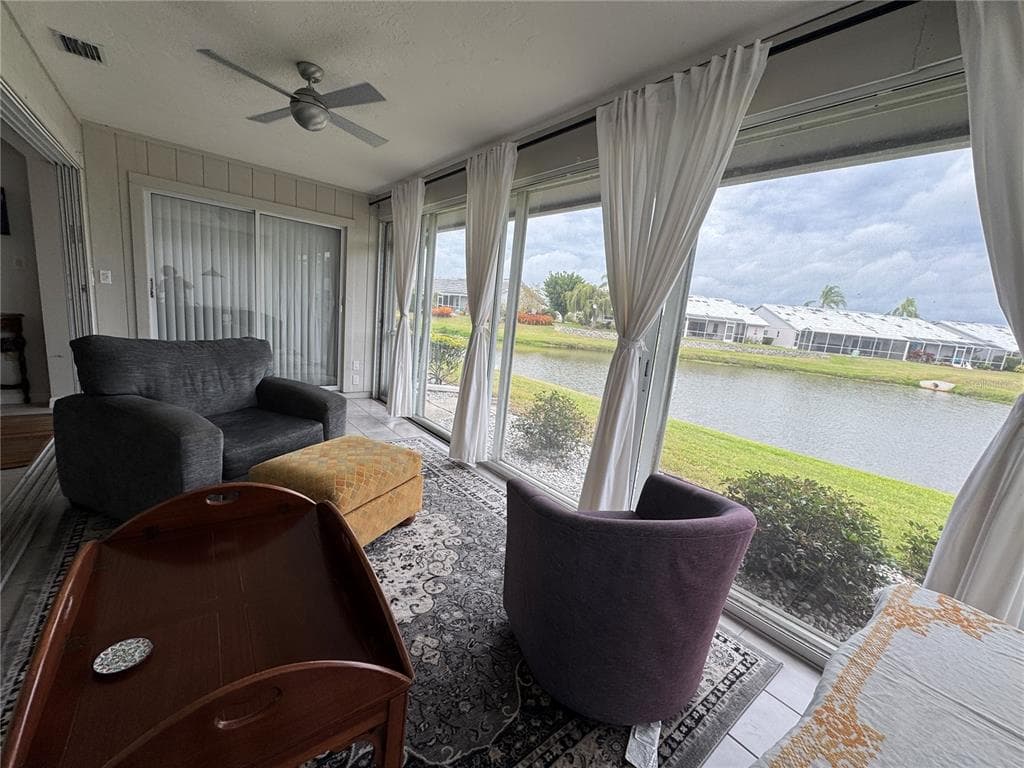 5371 CRESTLAKE BOULEVARD 68 photo 8