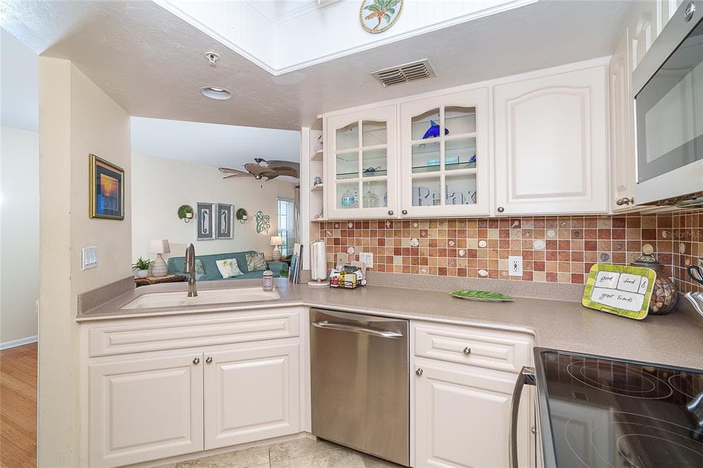 7438 PALM ISLAND DRIVE 3712 photo 10