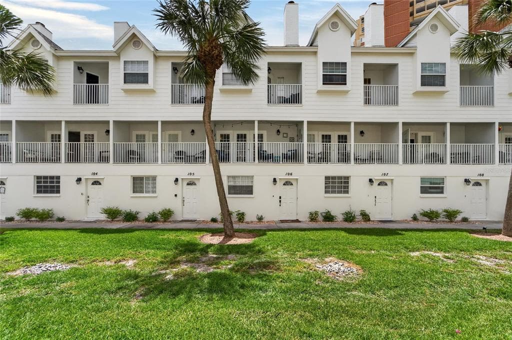 17960 GULF BOULEVARD 106 photo 11