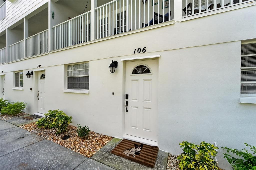 17960 GULF BOULEVARD 106 photo 8