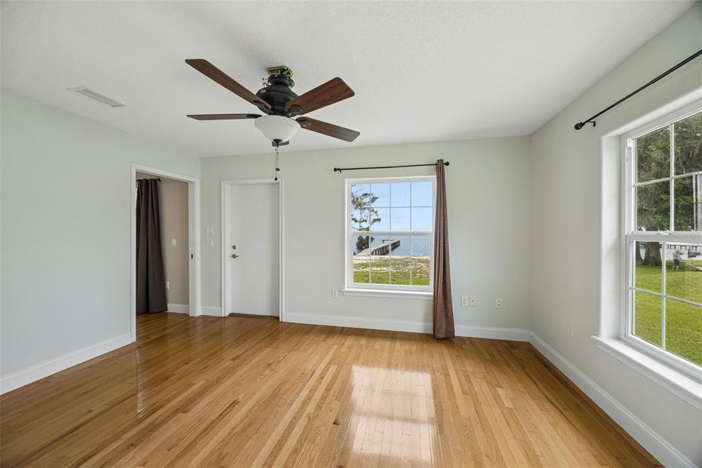 102 SANDRA LANE photo 12