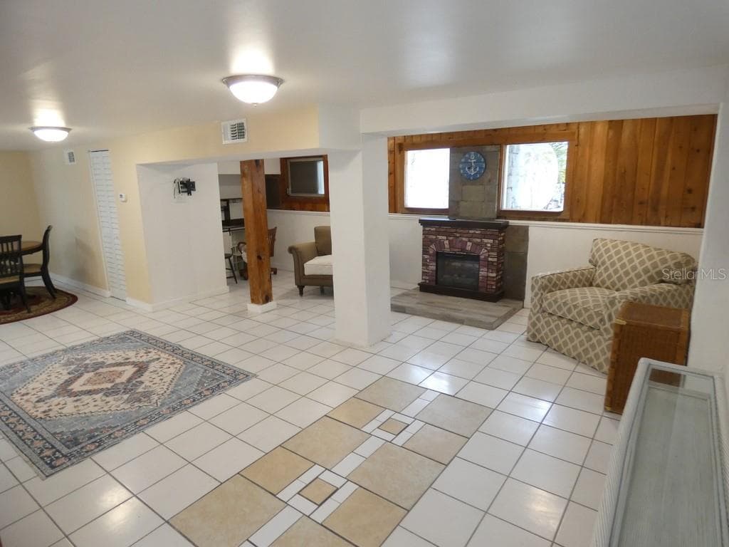 2215 S HUNT POINT photo 16
