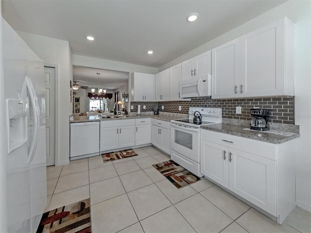 7045 WATERFORD PARKWAY photo 20
