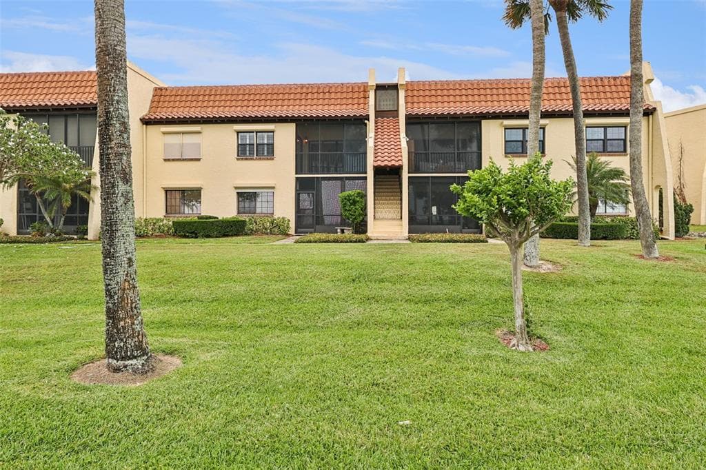 115 N INDIAN RIVER DRIVE #207 4