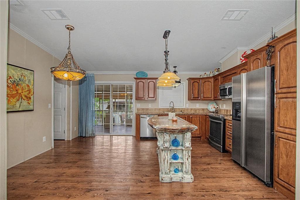 56348 MAPLE ROAD photo 16