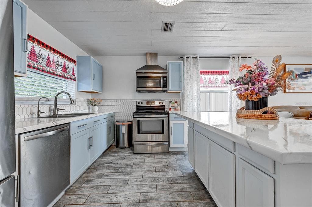 5106 BLUE HERON DRIVE 3