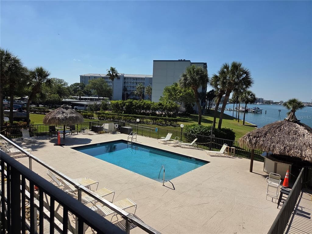 650 ISLAND WAY 202 photo 13