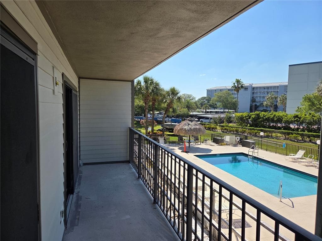 650 ISLAND WAY 202 photo 12